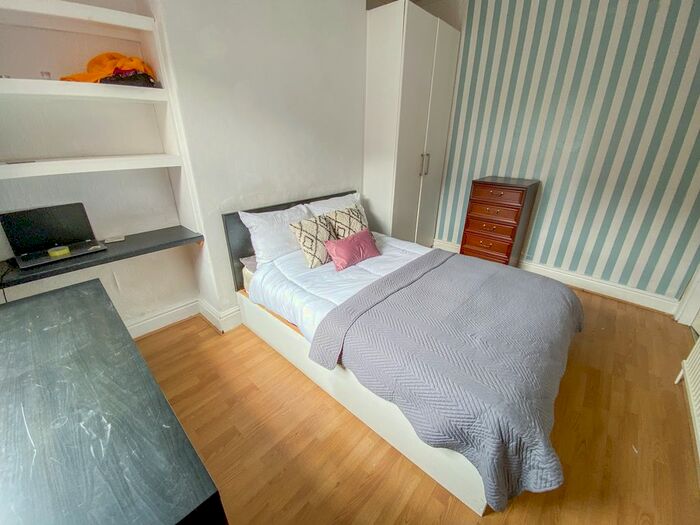 4 Bedroom Property To Rent In Beverley Road, Wavertree, Liverpool, L15