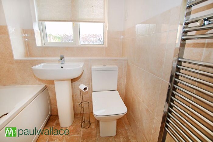 3 Bedroom Detached House For Sale In Canons Gate, Cheshunt, Waltham Cross, EN8