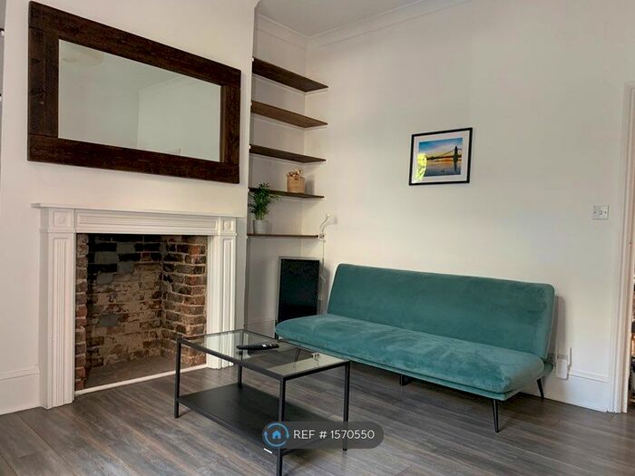 1 Bedroom Flat To Rent In Hammersmith Grove, London, W6
