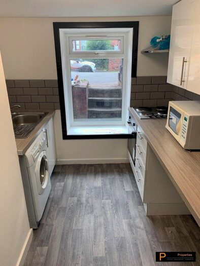 1 Bedroom Flat To Rent In Woodsley Road, Hyde Park, Leeds, LS2