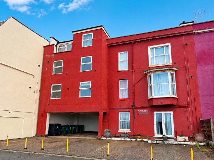 1 Bedroom Flat To Rent In Marine Parade, Dawlish, EX7