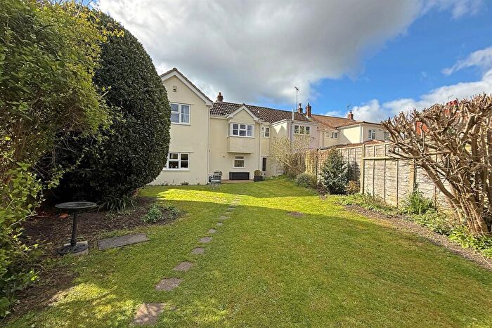 4 Bedroom End Of Terrace House For Sale In Coombe Bissett, SP5