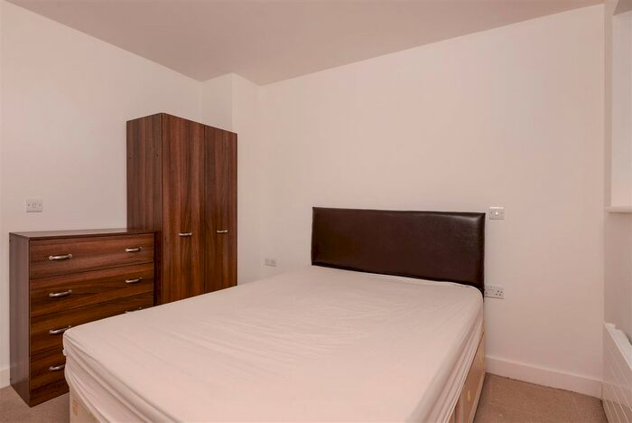 2 Bedroom Flat To Rent In New York Street, Leeds, LS2