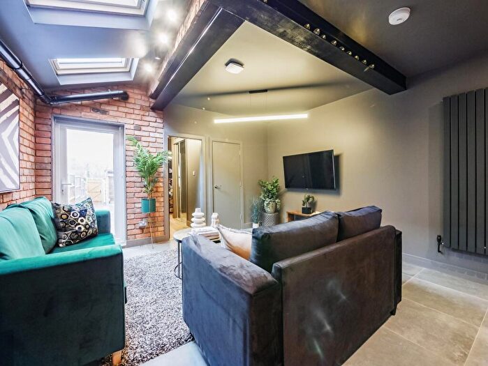 6 Bedroom House To Rent In Pershore Road, Birmingham, B29