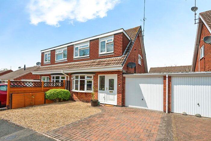 3 Bedroom Semi Detached House For Sale In Kendal Close, Redditch, B98
