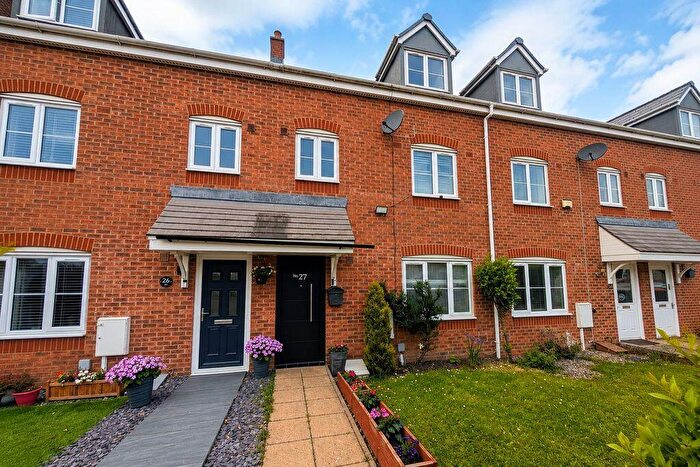 4 Bedroom Terraced House For Sale In Templar Drive, Nuneaton, CV10