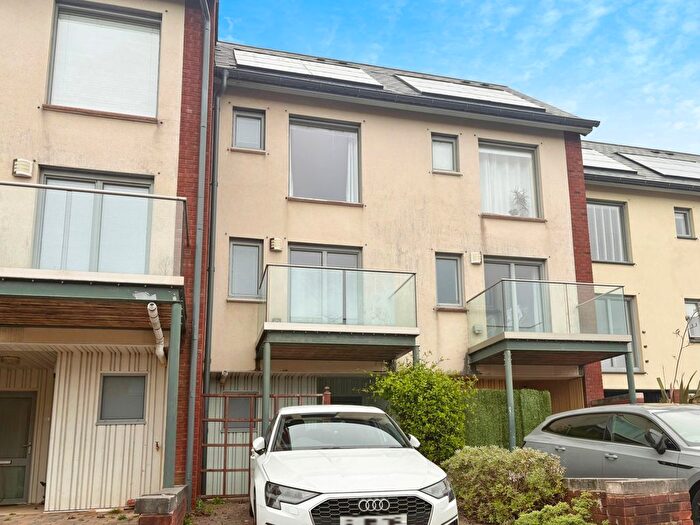 3 Bedroom Town House To Rent In Langdon Road, St. Thomas, Swansea, SA1
