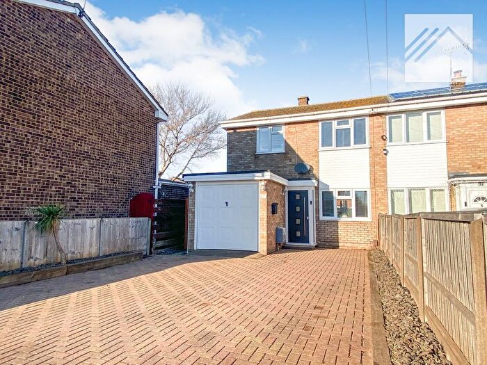 3 Bedroom Semi-detached House For Sale In Ferrymead, Canvey Island, SS8