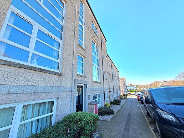 2 Bedroom Flat To Rent In Erroll Street, City Centre, Aberdeen, AB24