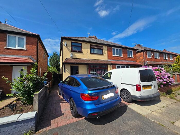 3 Bedroom Semi Detached House For Sale In Coniston Drive, Bury, BL9