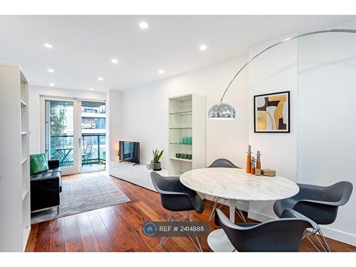 1 Bedroom Flat To Rent In Ronann Apartments, London, N1