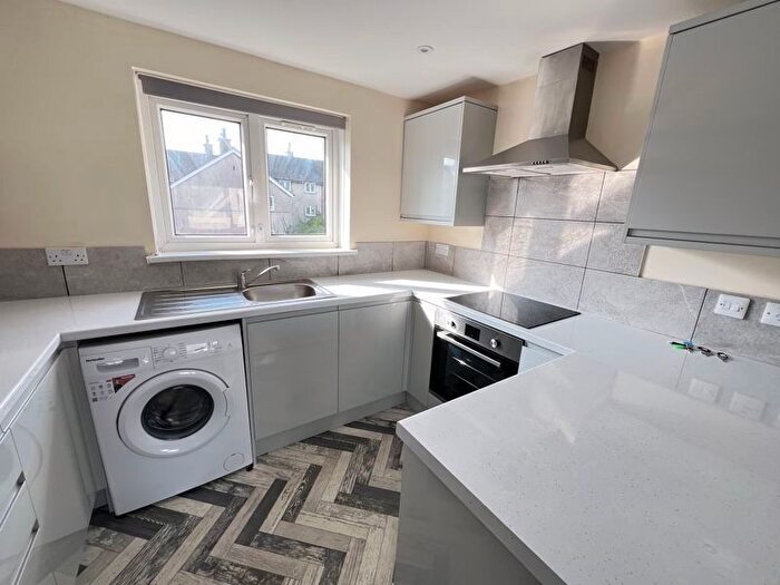 2 Bedroom Flat To Rent In Castle Street, The Barbican, Plymouth - Two Bedroom Apartment, PL1