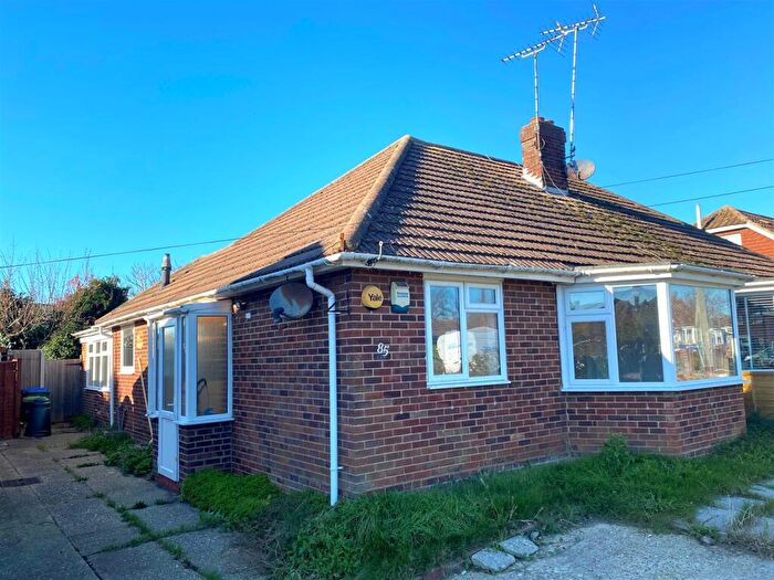 2 Bedroom Semi-Detached Bungalow For Sale In Manning Road, Wick, Littlehampton, BN17