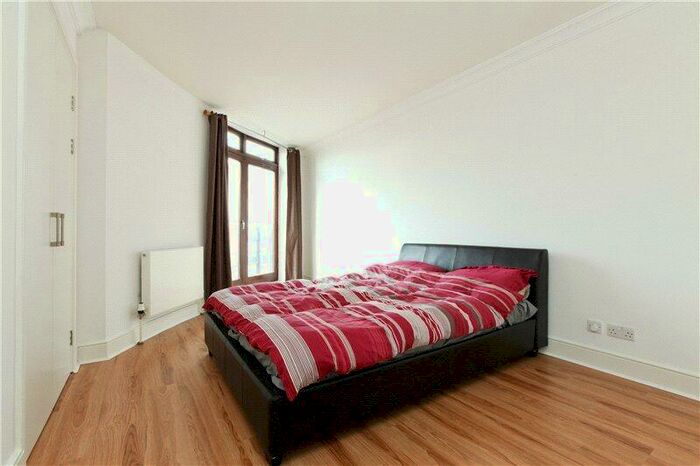 2 Bedroom Apartment To Rent In Turnstone House, Star Place, London, E1W