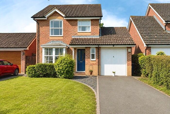 3 Bedroom Detached House For Sale In Shaw Pightle, Hook, Hampshire, RG27
