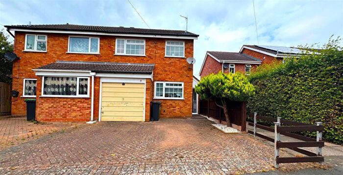 3 Bedroom Semi-Detached House For Sale In Dryden Close, Worcester, WR3