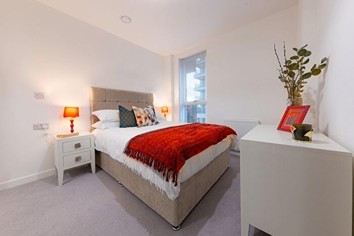 1 Bedroom Flat For Sale In Clayton Road, Hayes, UB3