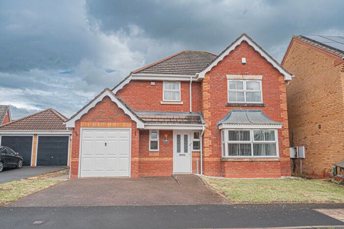 4 Bedroom Detached House For Sale In Ascot Drive, Dosthill, Tamworth, B77
