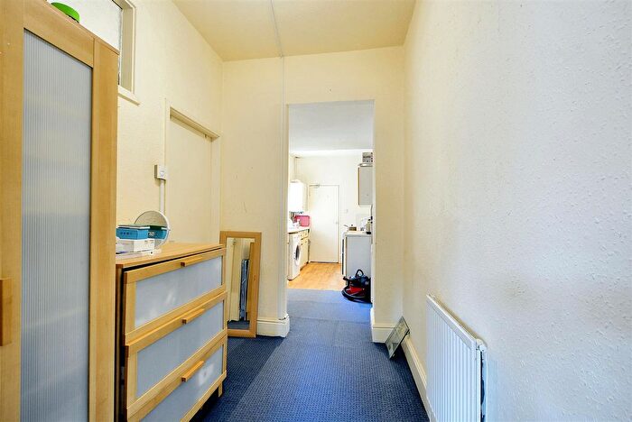1 Bedroom Flat For Sale In Montpelier Road, Dunkirk, Nottingham, NG7