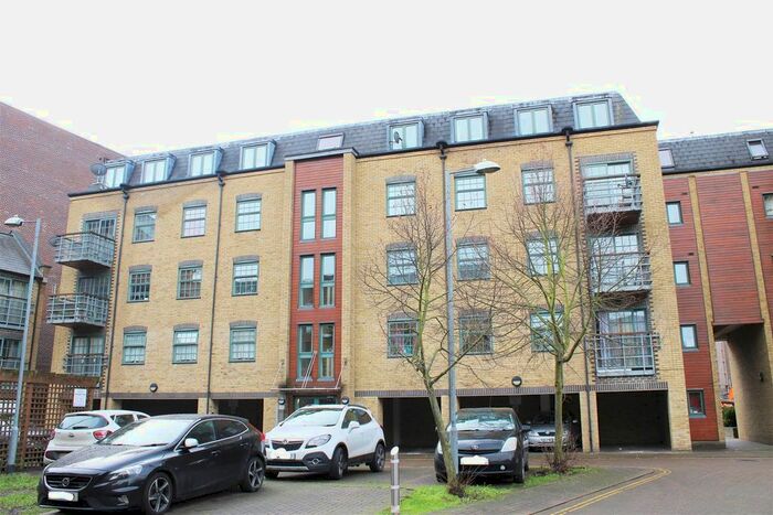 2 Bedroom Flat To Rent In Hewetts Quay, Abbey Road, Barking, IG11