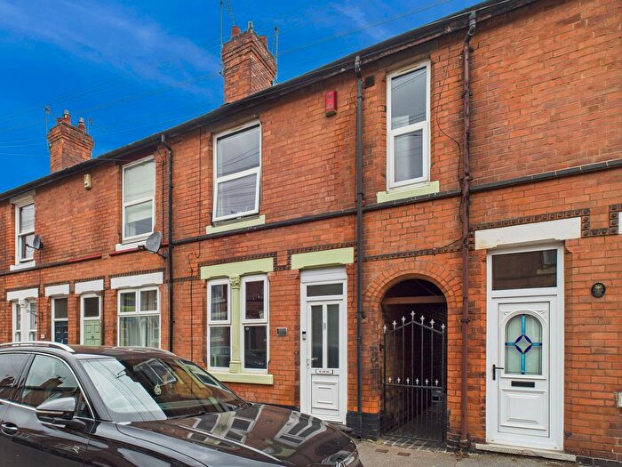4 Bedroom Terraced House For Sale In Spalding Road, Nottingham, NG3