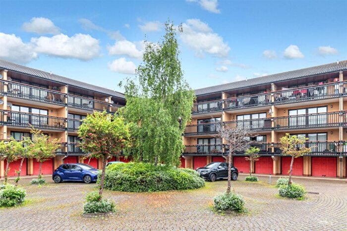 1 Bedroom Apartment To Rent In Barrington Mews, Oldbrook, MK6