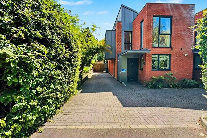 3 Bedroom End Of Terrace House For Sale In Winchester, SO23