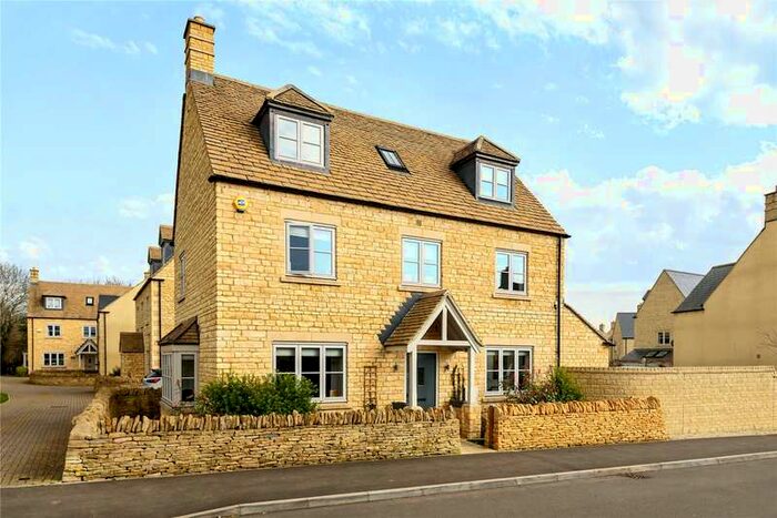 5 Bedroom Detached House For Sale In 7 Scott Thomlinson Road, Fairford, Gloucestershire, GL7