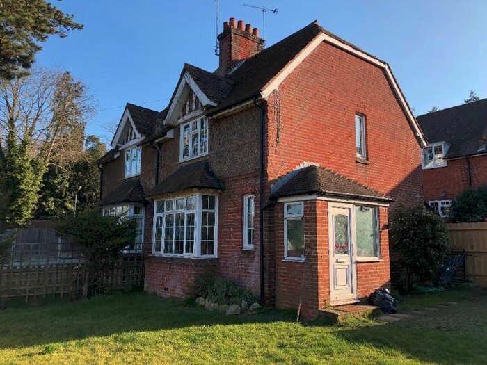 2 Bedroom Property To Rent In Hitchen Hatch Lane, Sevenoaks, Kent, TN13