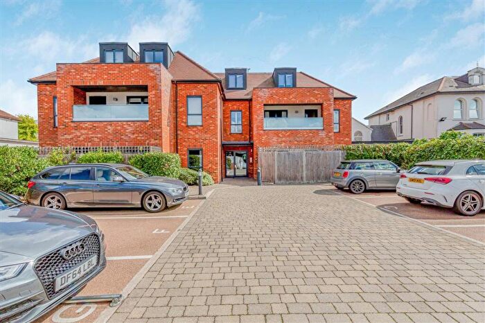 2 Bedroom Flat For Sale In Brampton Road, Bexleyheath, DA7