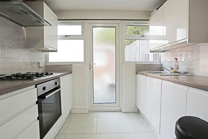 1 Bedroom Flat To Rent In Jutsums Lane, Romford, London, RM7