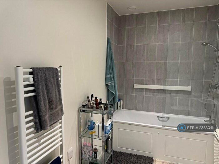 2 Bedroom Flat To Rent In Larner Road, Erith, DA8