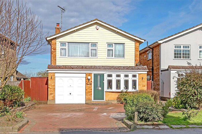 3 Bedroom Detached House For Sale In Little Wakering Road, Little Wakering, Southend-on-Sea, Essex, SS3