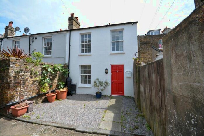 2 Bedroom House To Rent In Spencer Walk, Ramsgate, CT11