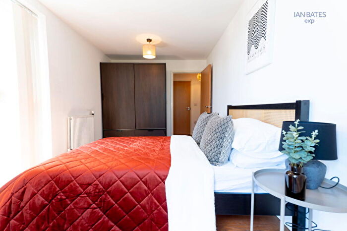1 Bedroom Apartment For Sale In Roseberry Place, London, E8