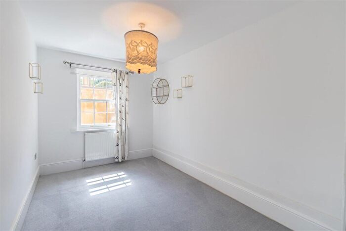 2 Bedroom Apartment To Rent In The Park, Cheltenham, GL50