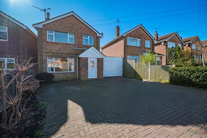 3 Bedroom Link Detached House To Rent In Dell Close, Fair Oak, Eastleigh, SO50