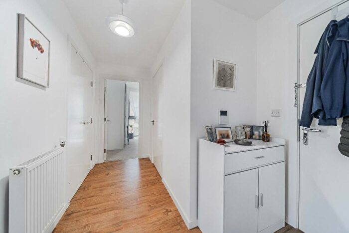 1 Bedroom Flat For Sale In Macclesfield Road, Clerkenwell, EC1V