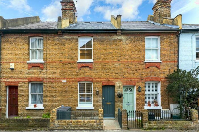 2 Bedroom Terraced House To Rent In Worple Way, Richmond, TW10