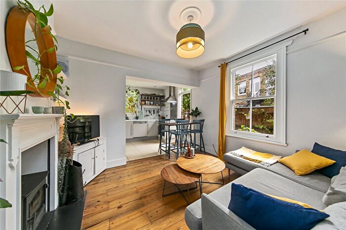 2 Bedroom Maisonette For Sale In Godstone Road, St Margarets, TW1