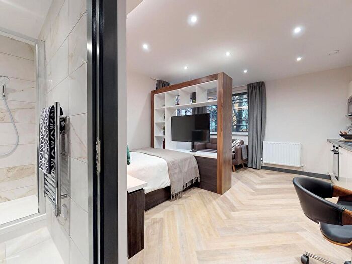 Apartment To Rent In Apt, Live Oasis Belgrave Street #, LS2