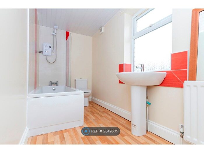 5 Bedroom Semi-Detached House To Rent In Paton Street, Leicester, LE3
