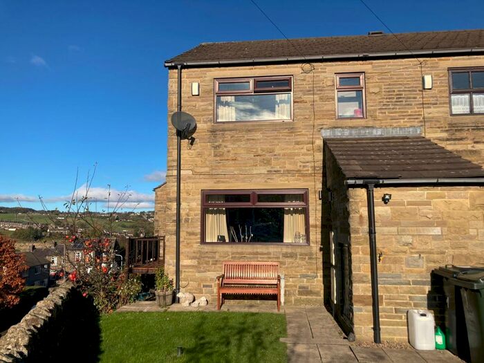 3 Bedroom House To Rent In Bramble Close, Haworth, Keighley, BD22