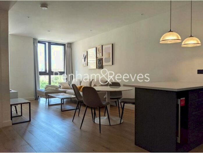 1 Bedroom Flat To Rent In Emery Way, London Dock, E1W