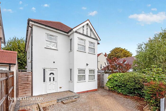 4 Bedroom Detached House For Sale In Grosvenor Gardens, Wallington, SM6