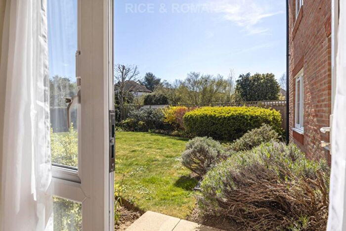 2 Bedroom Retirement Property For Sale In Emmeline Lodge, Leatherhead, KT22