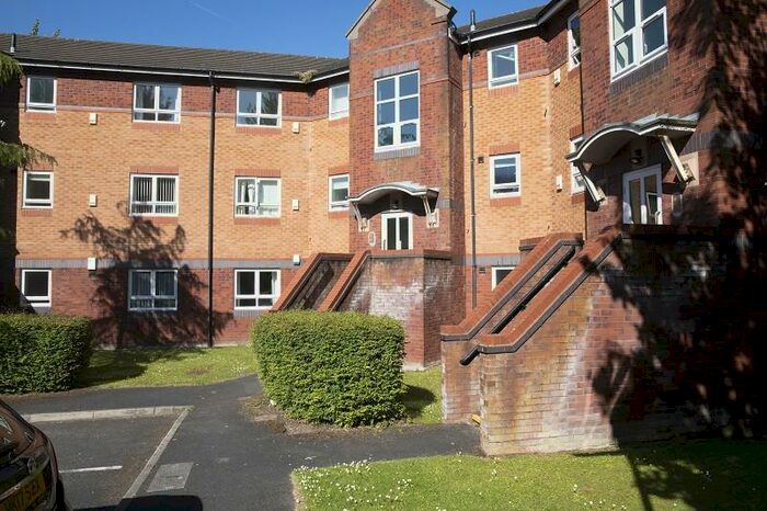 3 Bedroom Flat To Rent In Princes Gardens, Highfield Street, Liverpool, Merseyside., L3