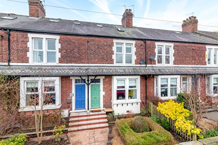 4 Bedroom Town House For Sale In Stonefall Avenue, Harrogate, HG2