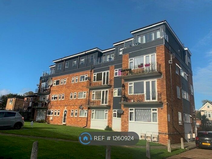 2 Bedroom Flat To Rent In Snakes Lane, Woodford Green IG8