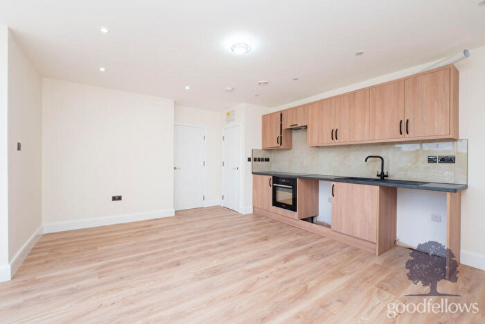 1 Bedroom Apartment To Rent In Beeches Avenue, Carshalton, SM5